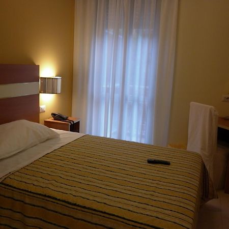 Hotel Gf Cesano Boscone Eksteriør billede