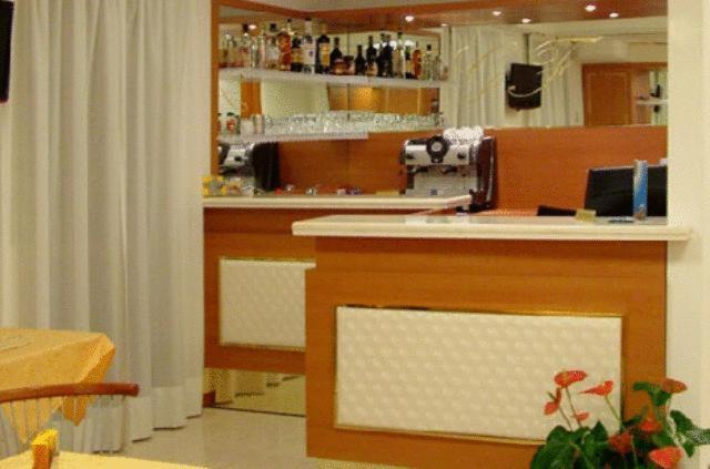 Hotel Gf Cesano Boscone Eksteriør billede
