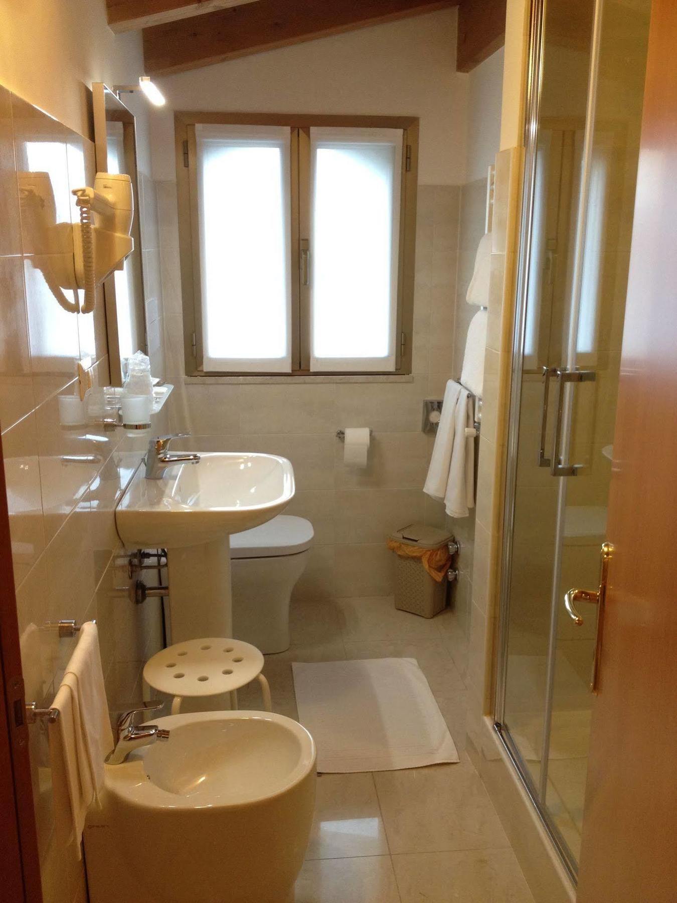 Hotel Gf Cesano Boscone Eksteriør billede
