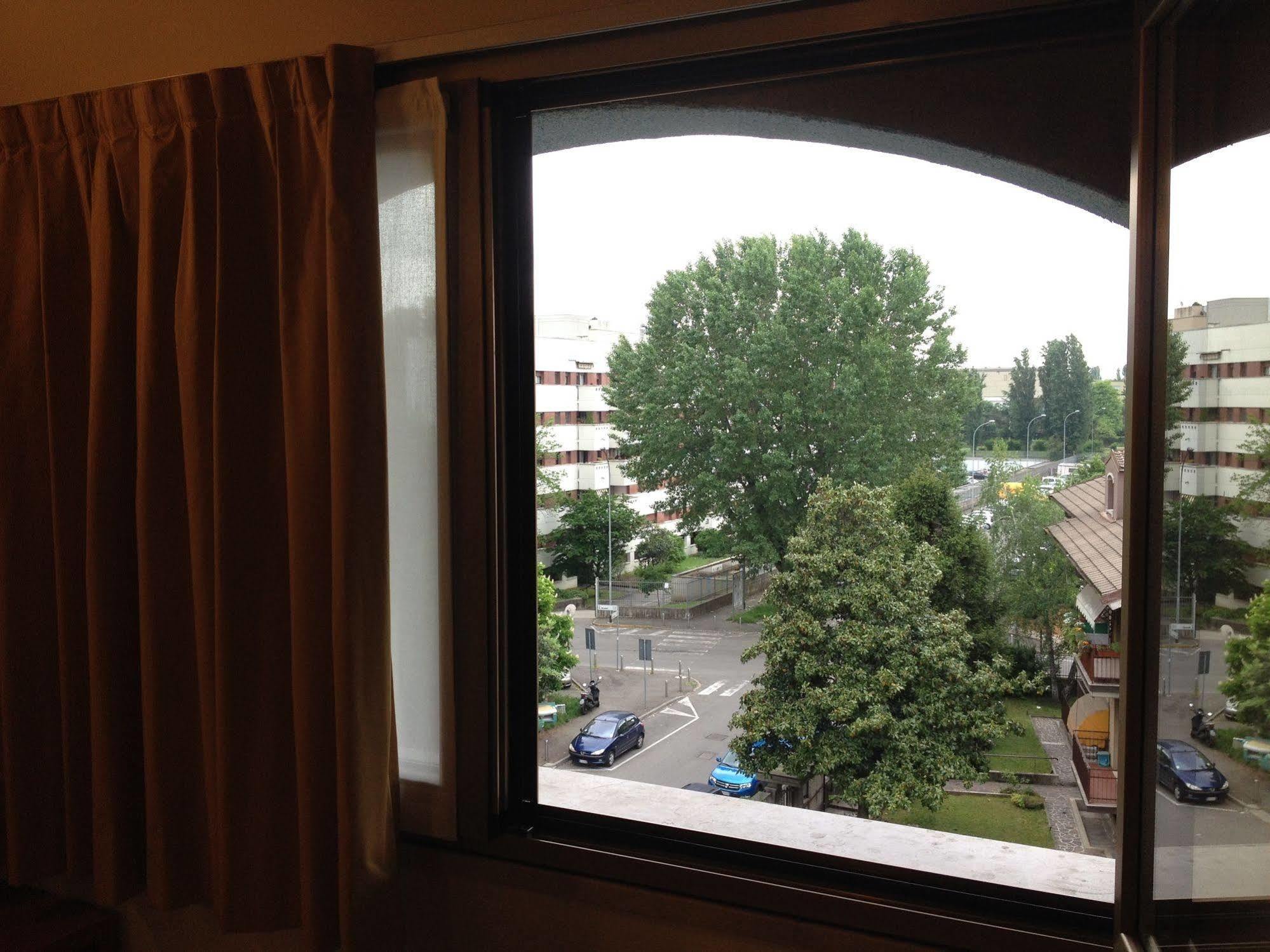 Hotel Gf Cesano Boscone Eksteriør billede