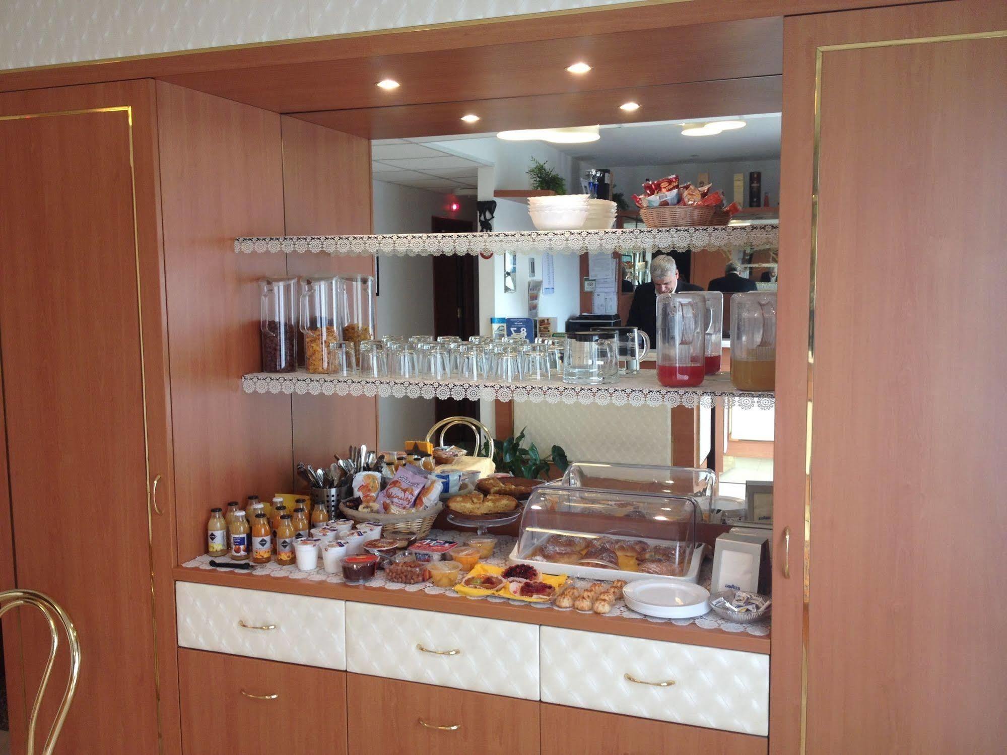 Hotel Gf Cesano Boscone Eksteriør billede